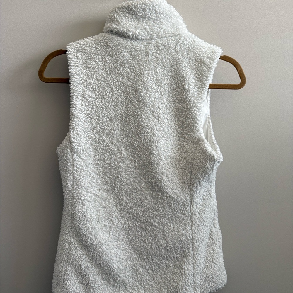 Patagonia White Sherpa Fleece Vest - Zip Front - Womens XS - Picture 2 of 3